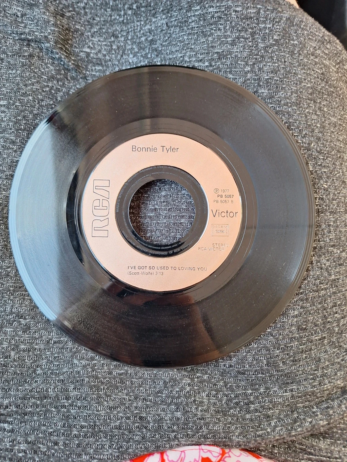 Vinyle 45 Tours - Bonnie Tyler - It's a heartache (1977) – photo 3